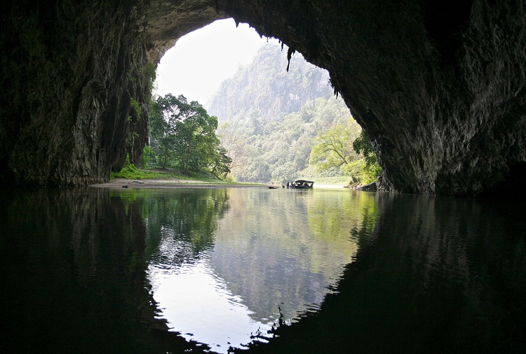 lac ba be vietnam grotte de puong